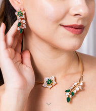 Load image into Gallery viewer, Green Hasli Kundan silver Foiled Kundan Pearl Necklace set

