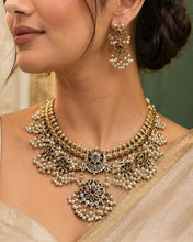 Load image into Gallery viewer, Cz Multicolor guttapusalu Kemp stone necklace set
