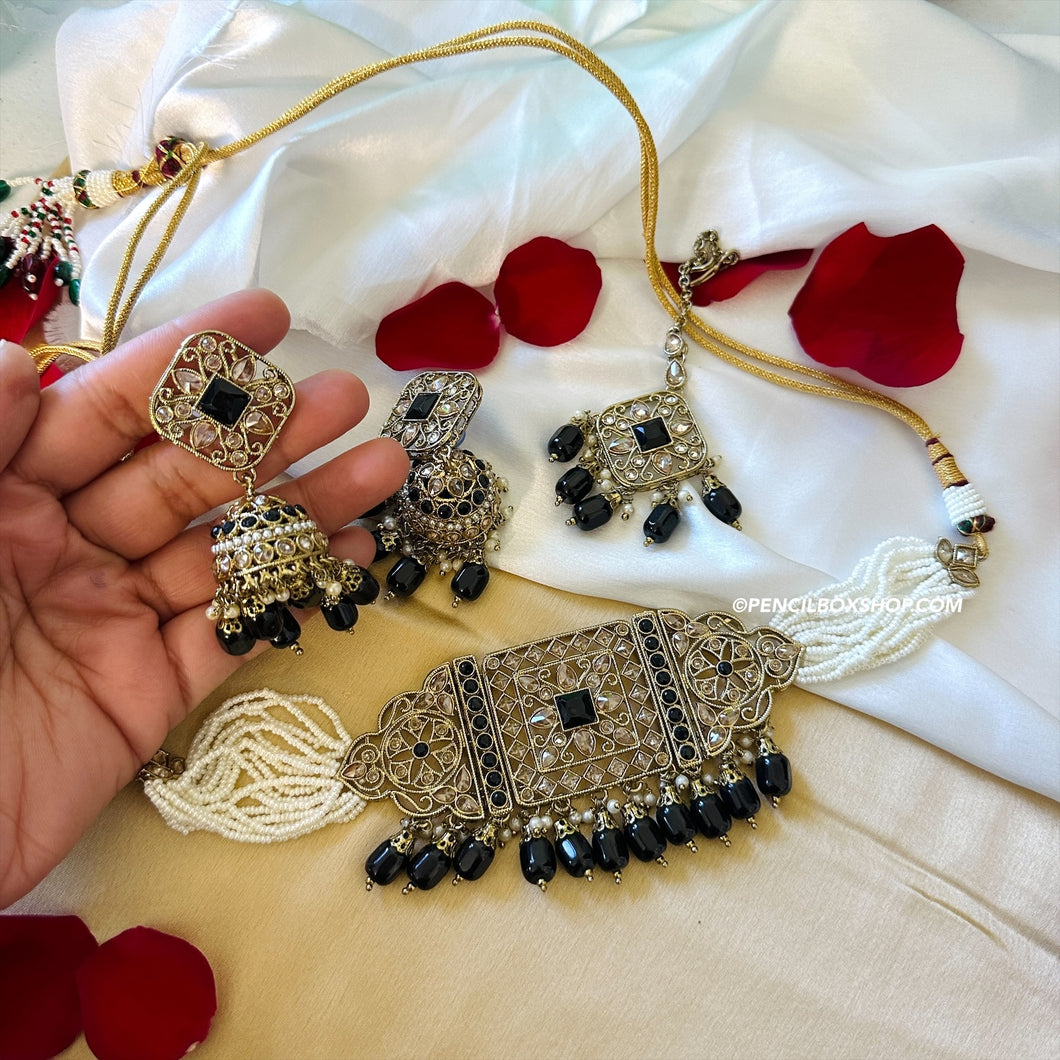 PencilboxShopUSA Black Antique Golden Polki Choker Necklace Set with Maangtikka