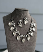 Load image into Gallery viewer, Maya White Uncut Kundan American diamond pearl Necklace set
