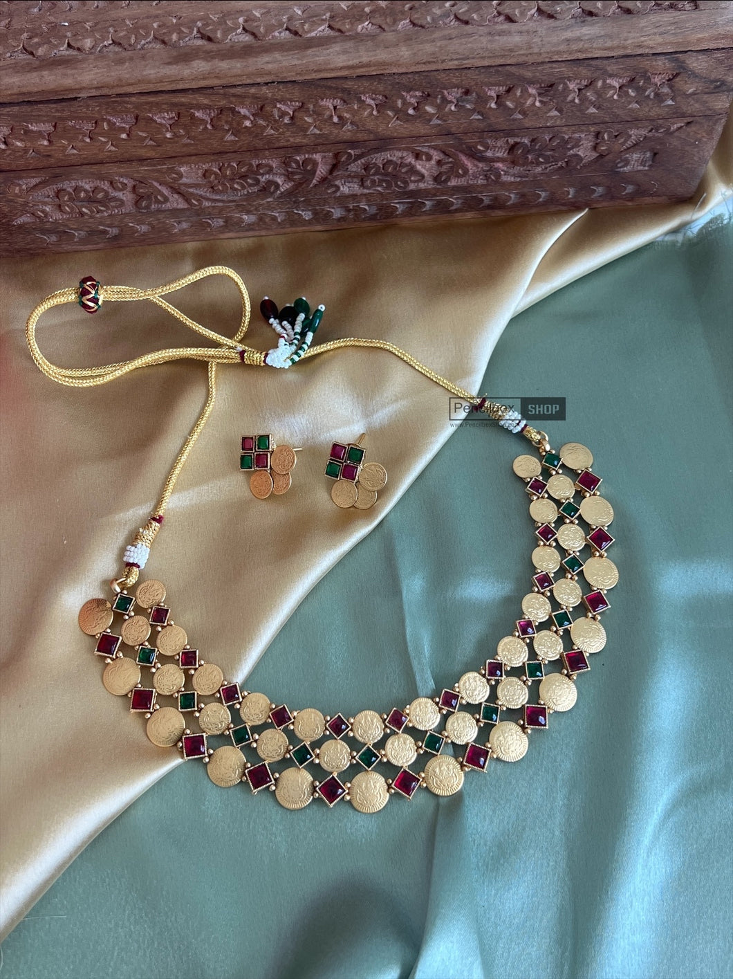 Golden matte finish Multicolor Necklace set