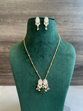 Load image into Gallery viewer, Green Moissanite Dainty pendant Necklace set
