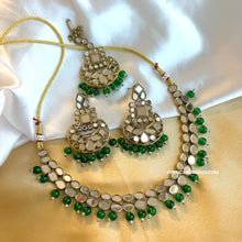 Load image into Gallery viewer, Green Simple Mirror Necklace set with maangtikka
