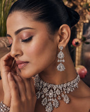 Load image into Gallery viewer, Premium White silver Solitaire Necklace set
