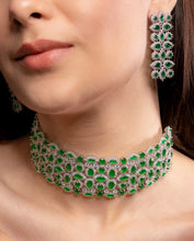 Load image into Gallery viewer, Solitaire Green Premium Choker Necklace set
