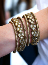 Load image into Gallery viewer, Set of 6 bangles kundan Set with pearl kadas
