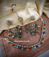 Load image into Gallery viewer, Multicolor Polki sleek necklace set with maangtikka
