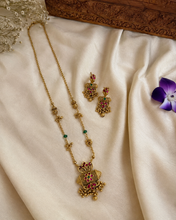 Load image into Gallery viewer, Heritage Ethnic Dainty Ruby Green Pendant set
