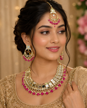 Load image into Gallery viewer, Mira Mirror Simple Dainty Necklace set with maangtikka
