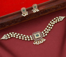 Load image into Gallery viewer, Kemp Stone Pearl Cz Choker Necklace set
