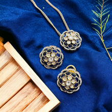 Load image into Gallery viewer, Moissanite Kundan Multicolor Flower Pendant set

