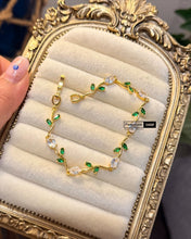 Load image into Gallery viewer, TULIP BRACELETS/ANTI TARNISH/BRACELET
