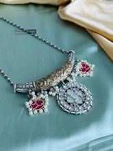 Load image into Gallery viewer, Fusion pachi kundan German silver Long Pendant necklace
