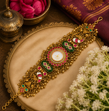 Load image into Gallery viewer, Premium Heritage Stone Golden Beads Swaroski Watches
