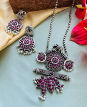 Load image into Gallery viewer, Elephant  Silver German Silver brass pendant necklace set
