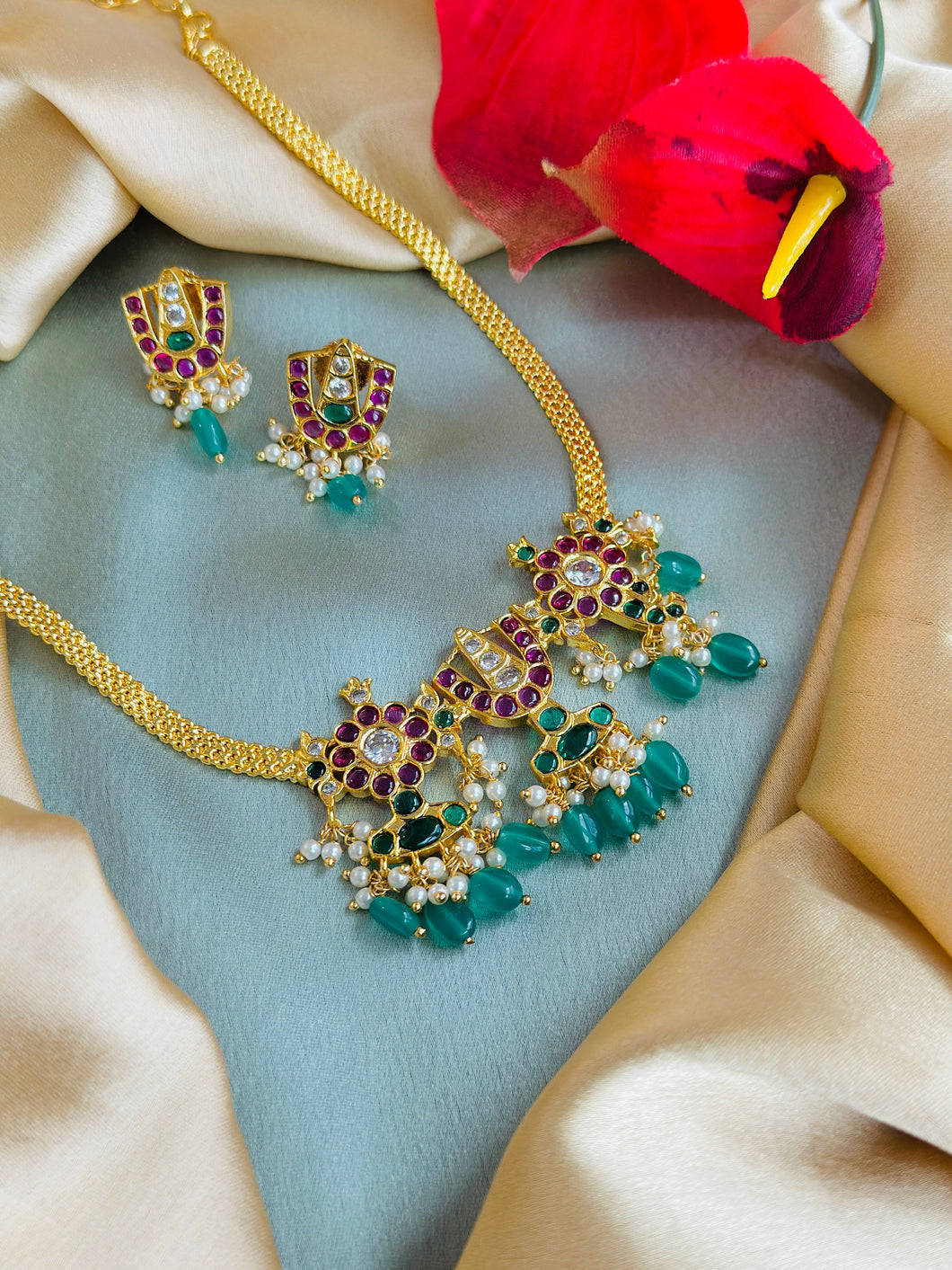 Multicolor Flower Kemp Stone Choker Necklace set