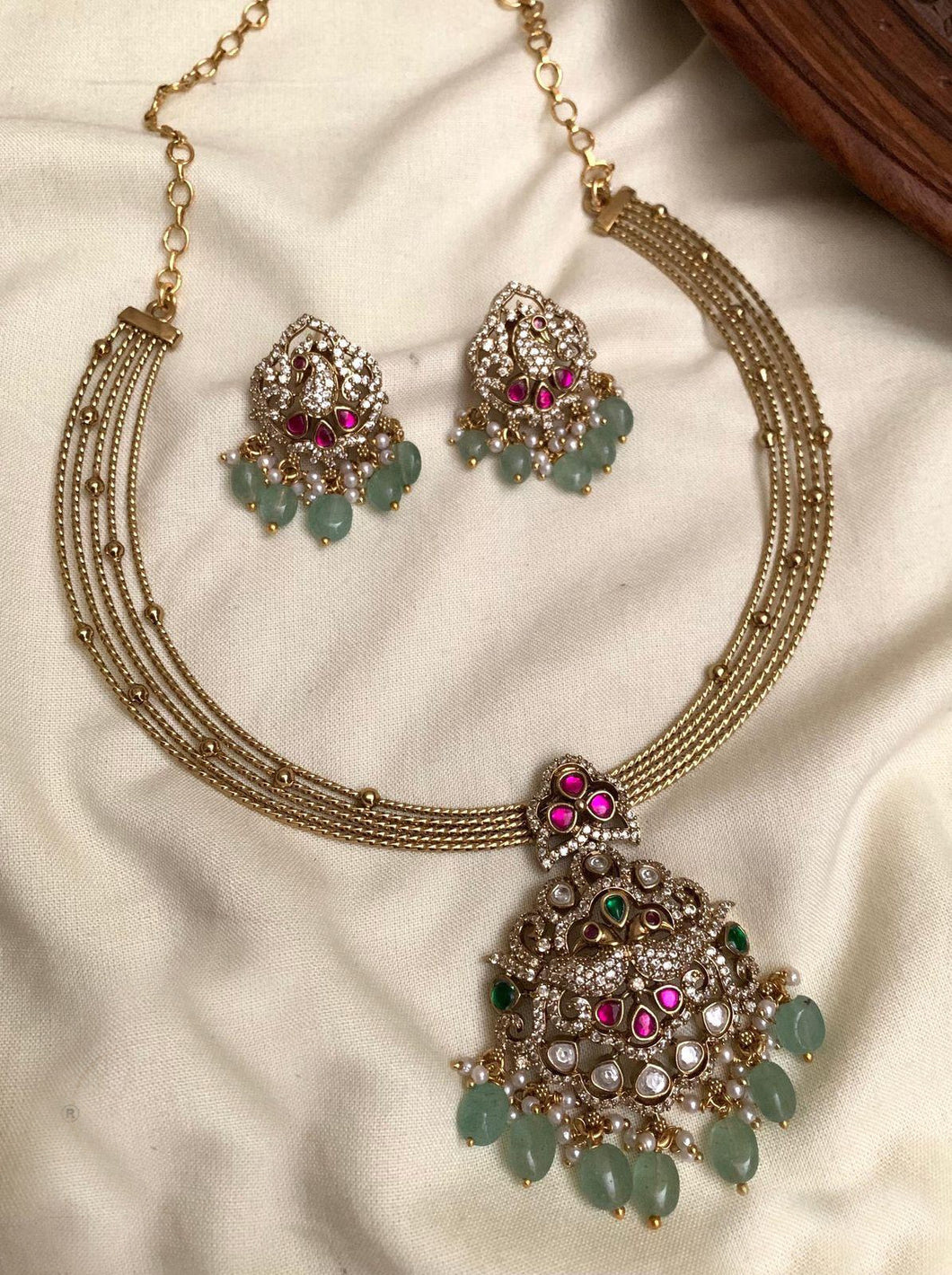 Dainty Premium Peacock Pachi Kundan Hasli Ethnic Necklace Temple set