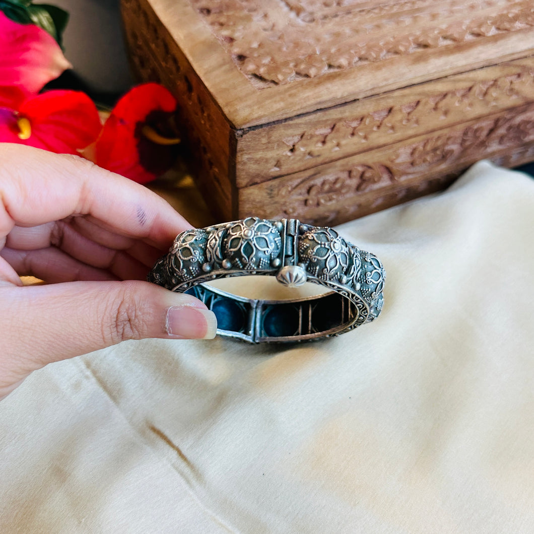 German Silver Simple Flower texture Openable Single piece kada