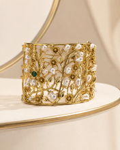 Load image into Gallery viewer, Golden Texture Pearl Sabya Kada Openable
