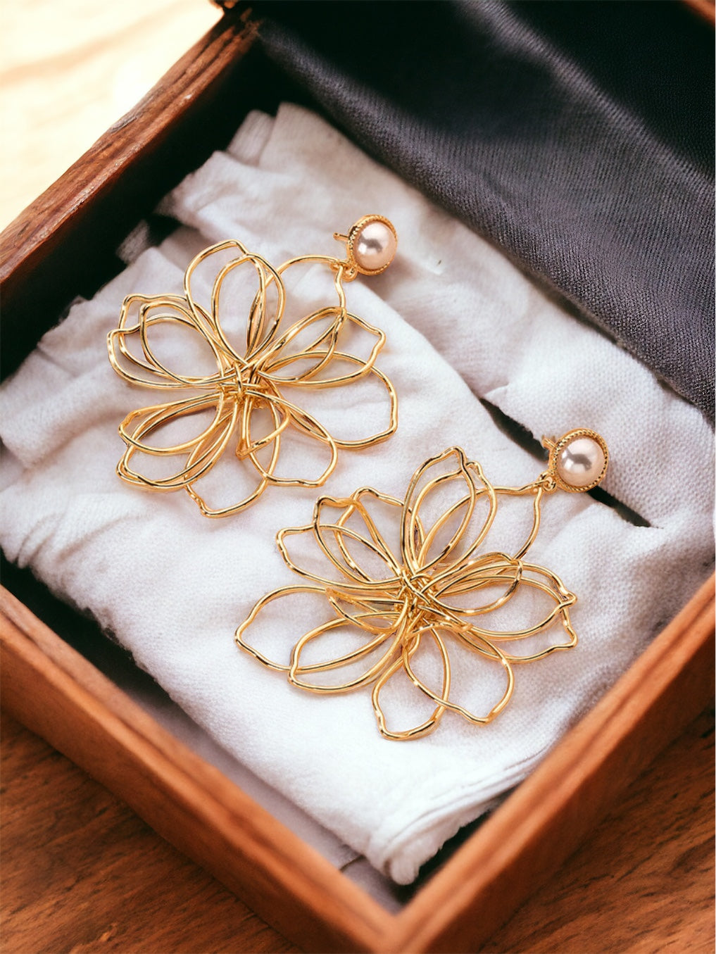 Pearl Golden Big Flower Earrings IDW