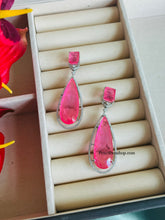 Load image into Gallery viewer, Designer Doublet Dangling earrings
