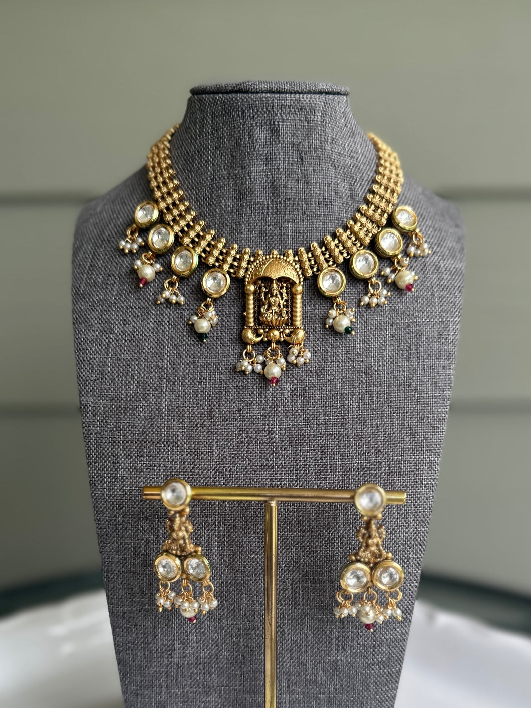 Lakshmi ji Kundan necklace set