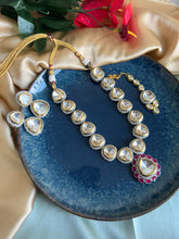 Load image into Gallery viewer, Premium Quality Maharani Uncut Polki  Kundan  Silver Foiled single layer Necklace set
