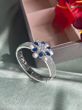 Load image into Gallery viewer, American Diamond Openable Pearl Flower  Bracelets kada
