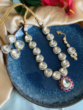 Load image into Gallery viewer, Premium Quality Maharani Uncut Polki  Kundan  Silver Foiled single layer Necklace set
