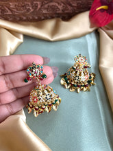 Load image into Gallery viewer, Gold plated Jadau Medium sized jhumki Temple earrings
