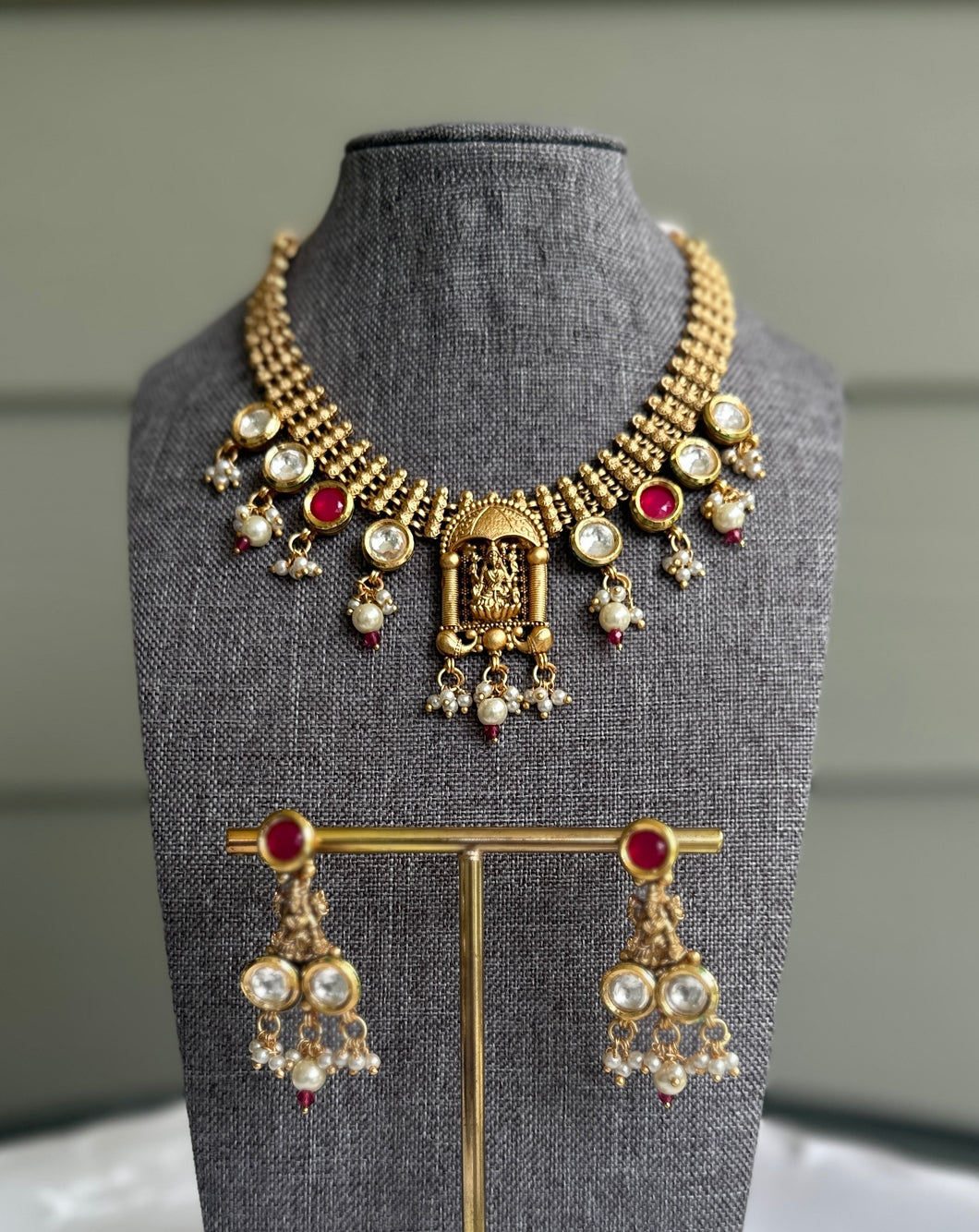 Lakshmi ji Kundan necklace set