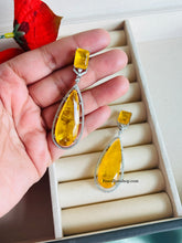 Load image into Gallery viewer, Designer Doublet Dangling earrings
