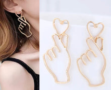 Load image into Gallery viewer, Gesture heart shape sleek stylish earrings IDW
