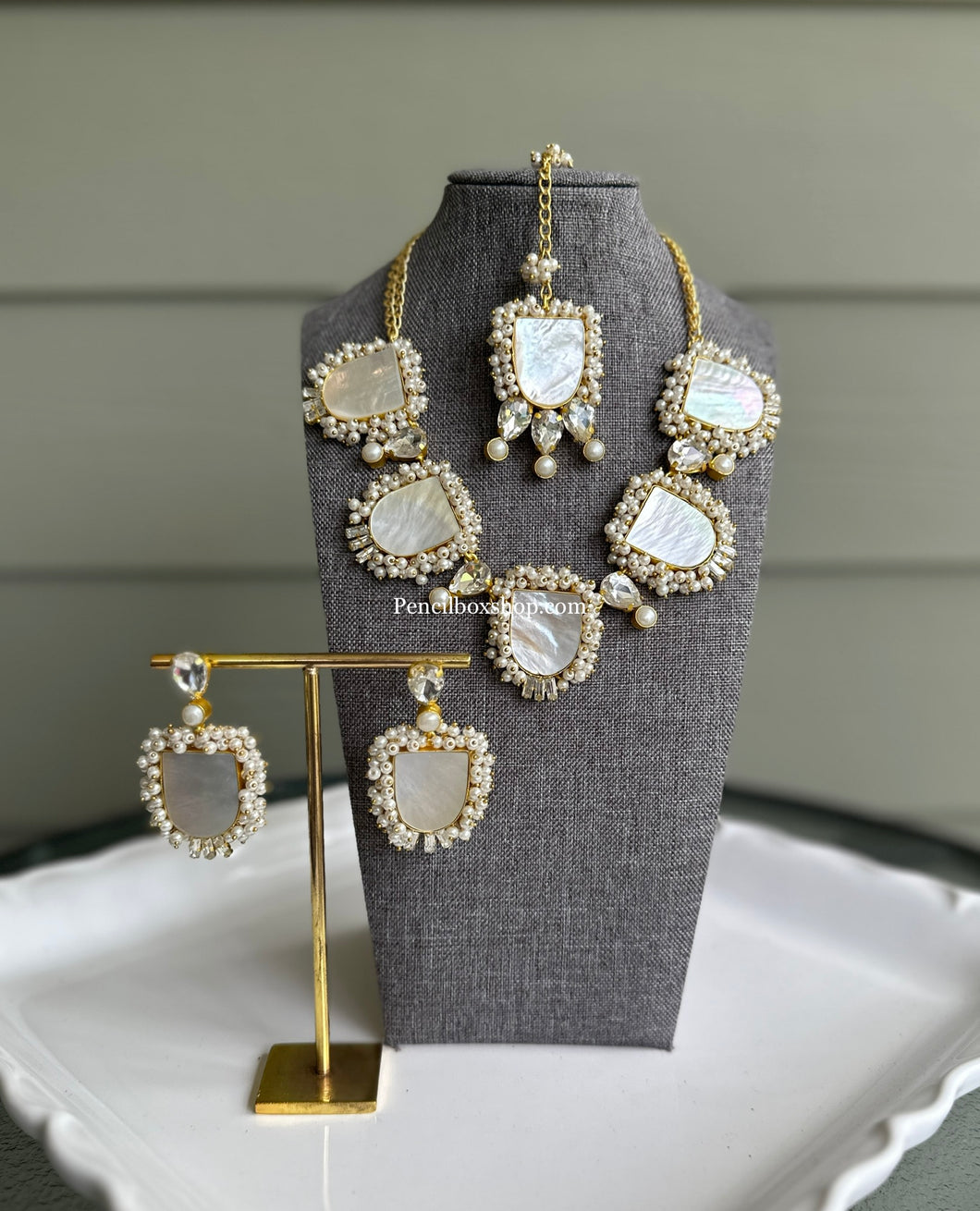 Contemporary Designer Pearl Mop White Natural Stone Necklace set