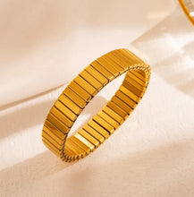 Load image into Gallery viewer, 18k gold plated Stainless steel spiral Bracelet IDW

