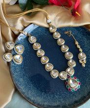 Load image into Gallery viewer, Premium Quality Maharani Uncut Polki  Kundan  Silver Foiled single layer Necklace set
