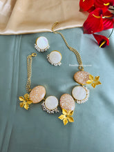 Load image into Gallery viewer, Contemporary Designer Natural Stone 3D Flower Necklace set
