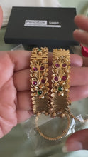 Load and play video in Gallery viewer, Set of 2 Bangles Flower Kemp stone Kundan Stone gold finish
