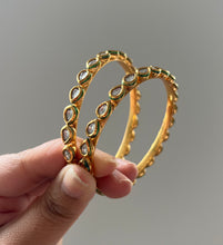 Load image into Gallery viewer, Dabi Kundan Tear Drop Shape pair of bangle set
