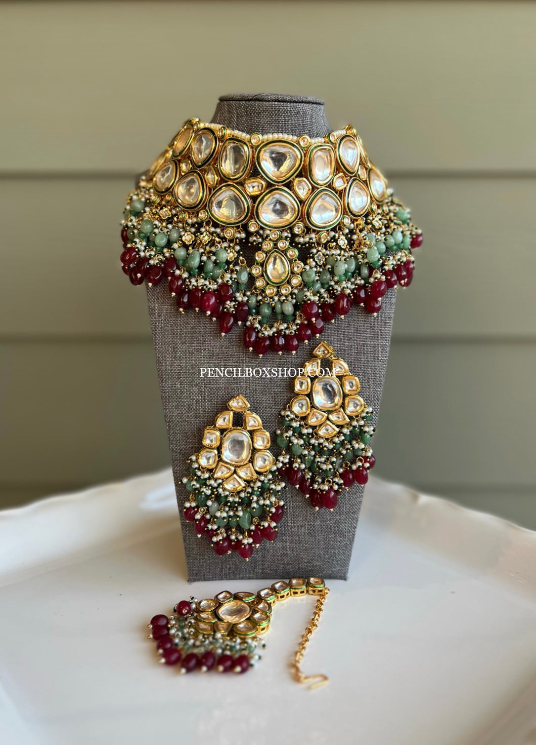 Bridal Premium Quality Kundan Choker necklace set Bridal Ruby Green with Maangtikka