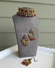 Load image into Gallery viewer, Ruby Golden Polki Pearl Choker Necklace Set with Maangtikka
