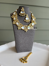 Load image into Gallery viewer, Premium Quality Heavy Designer Kundan Necklace set with Back side Meenakari and maangtikka
