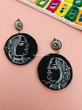 Load image into Gallery viewer, Handmade handpainted Black keerthi Shell Earrings
