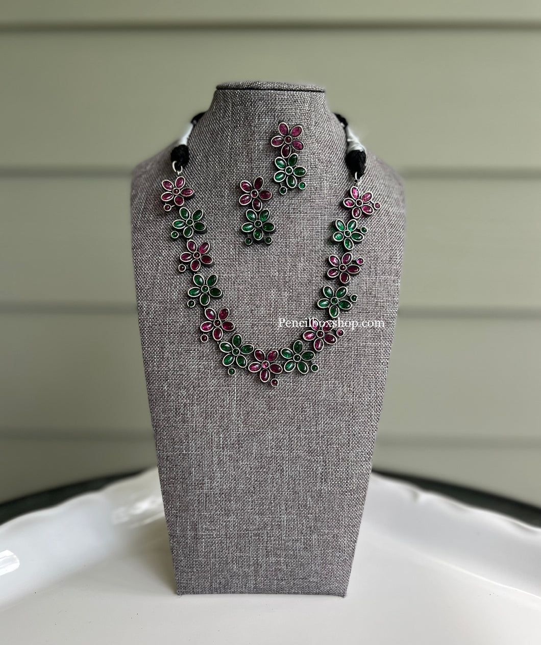 German silver Single Line Flower Necklace choker set