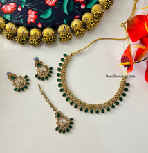 Load image into Gallery viewer, Polki Pearl Amira Necklace set with Maangtikka
