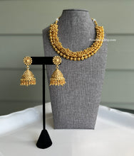 Load image into Gallery viewer, Pearl Golden Simple Dainty Golden Necklace set
