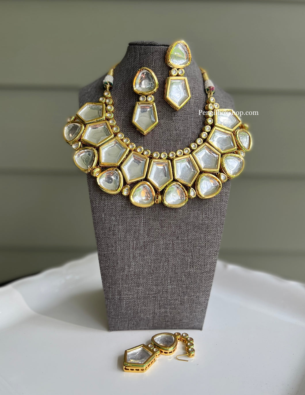 Uncut Premium Quality Heavy Designer Kundan Necklace set with maangtikka