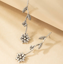 Load image into Gallery viewer, Silver Flower Butterfly Leaf Pattern Earrings IDW
