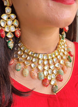 Load image into Gallery viewer, Kajal Heavy Premium Quality Kundan with Tanjore Beads Necklace set with maangtikka
