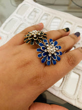 Load image into Gallery viewer, Rhinestone Flower Diamond round opening Adjustable Ring IDW
